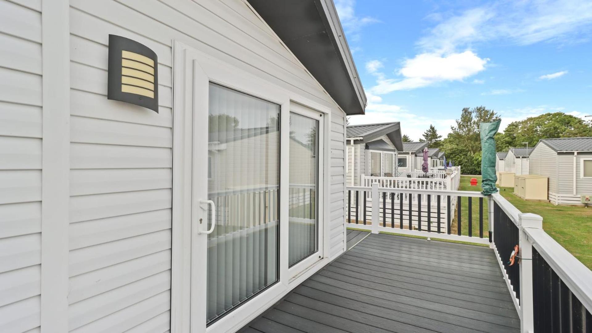 33 Beach Retreat Lodge Pevensey Bay Holiday Park Екстериор снимка