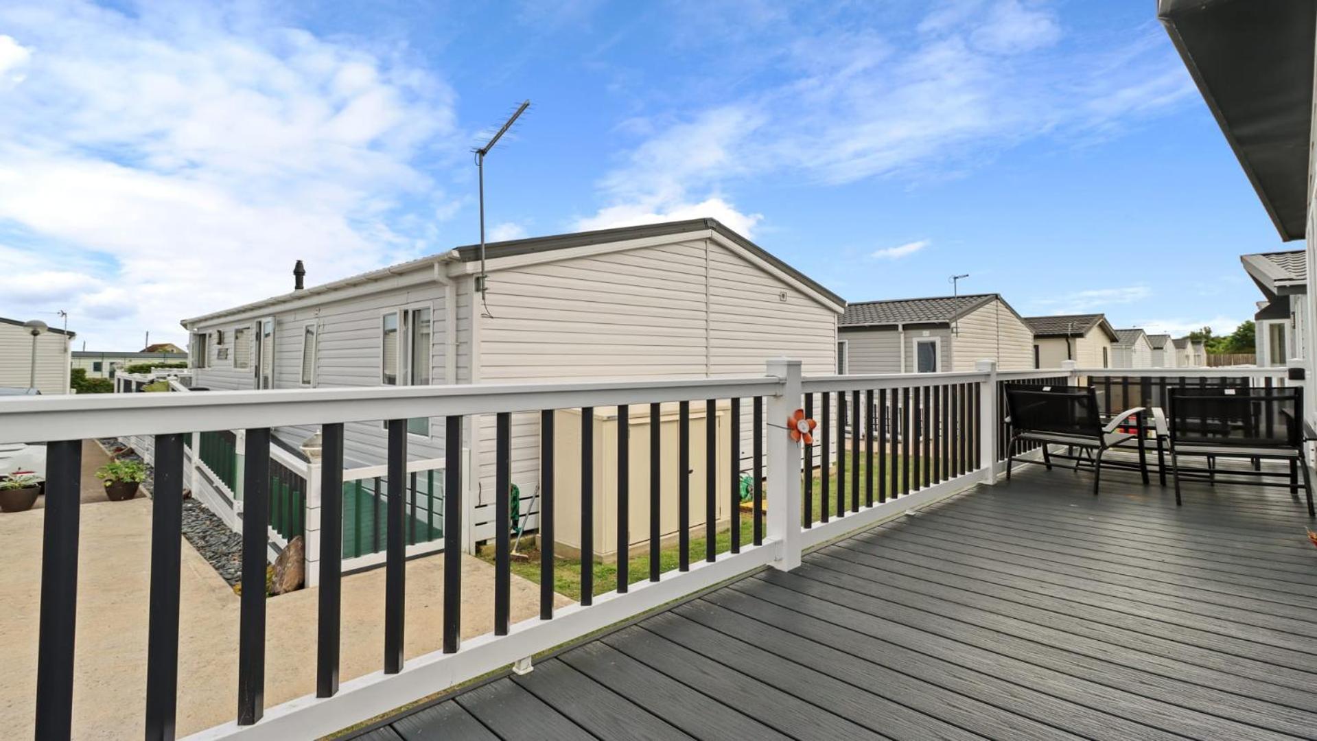 33 Beach Retreat Lodge Pevensey Bay Holiday Park Екстериор снимка