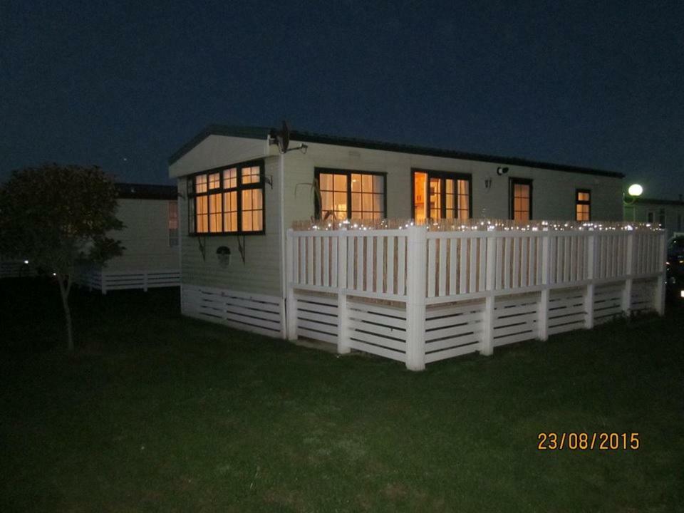 33 Beach Retreat Lodge Pevensey Bay Holiday Park Екстериор снимка