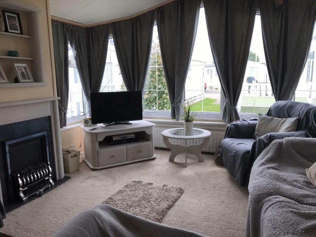 33 Beach Retreat Lodge Pevensey Bay Holiday Park Екстериор снимка