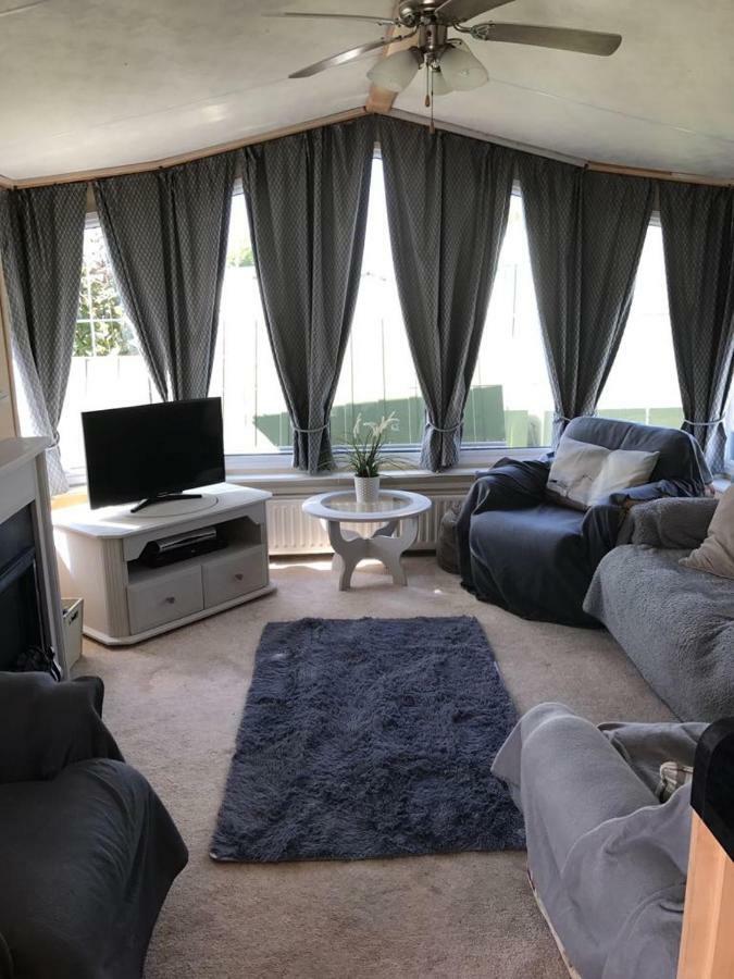 33 Beach Retreat Lodge Pevensey Bay Holiday Park Екстериор снимка