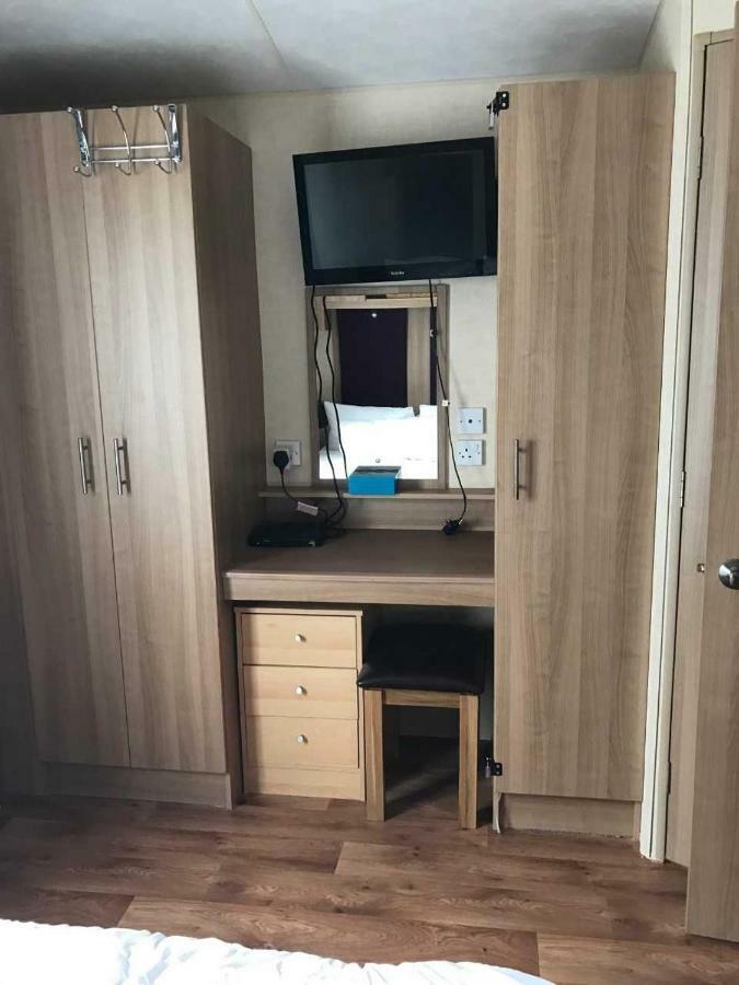 33 Beach Retreat Lodge Pevensey Bay Holiday Park Екстериор снимка