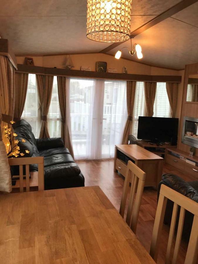 33 Beach Retreat Lodge Pevensey Bay Holiday Park Екстериор снимка
